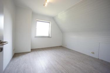 Schlafzimmer 1 DG